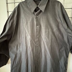 DKNY Men’s Gray Button-Up Shirt